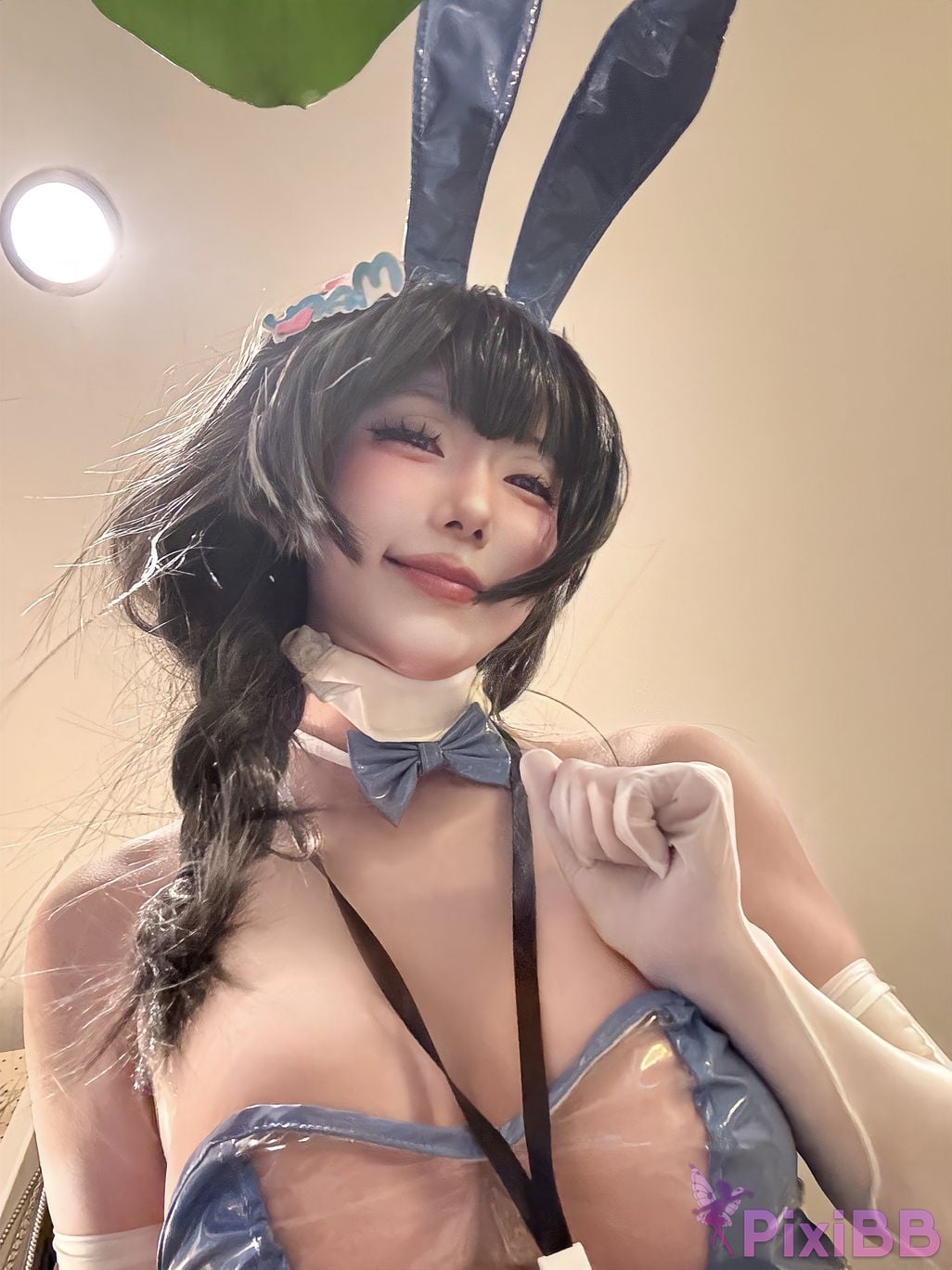 Cosplayer cut Celia Meili selfie bunny girl PixiBB.COM 002