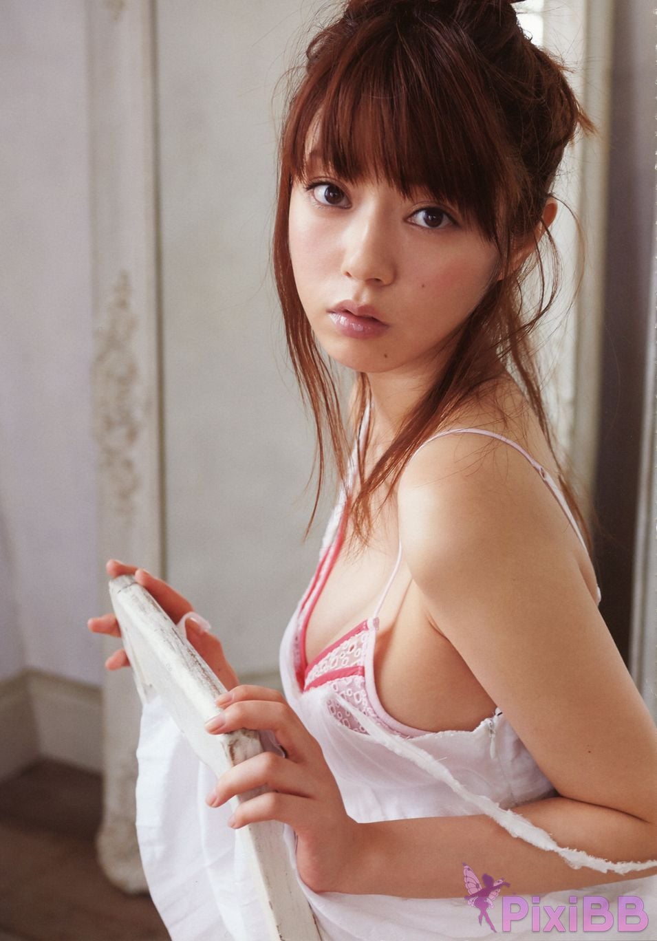 Japanese Idol Yuria Haga photo collection red x pink PixiBB.COM 010