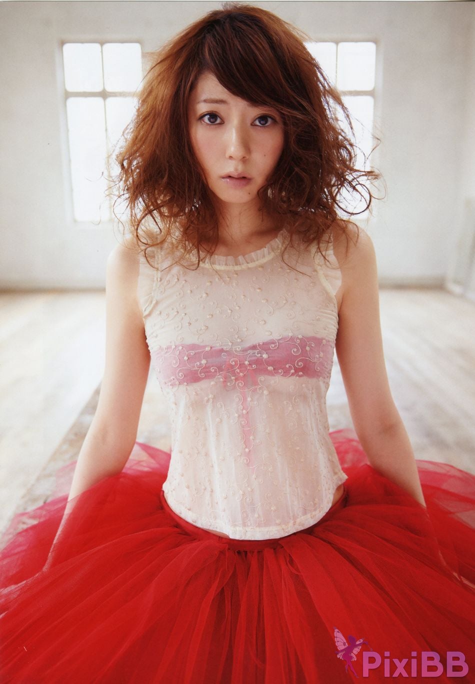 Japanese Idol Yuria Haga photo collection red x pink PixiBB.COM 037