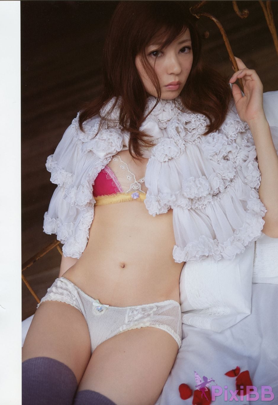 Japanese Idol Yuria Haga photo collection red x pink PixiBB.COM 041