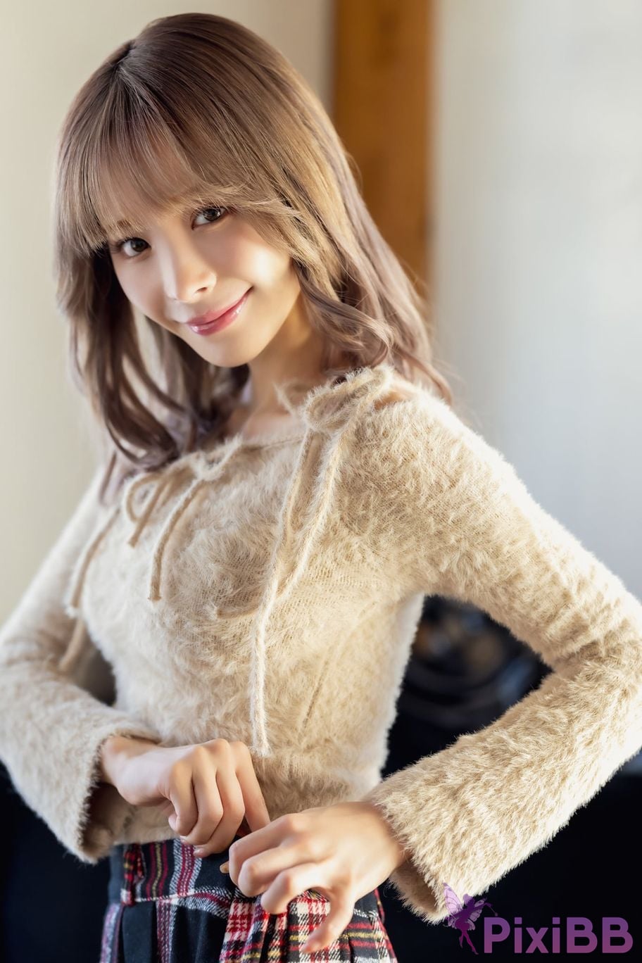 Japanese Idol Kana Momonogi I s i t M o m n g Be Charmed Vol.1 3 FRIDAY digital photo book PixiBB.COM 023