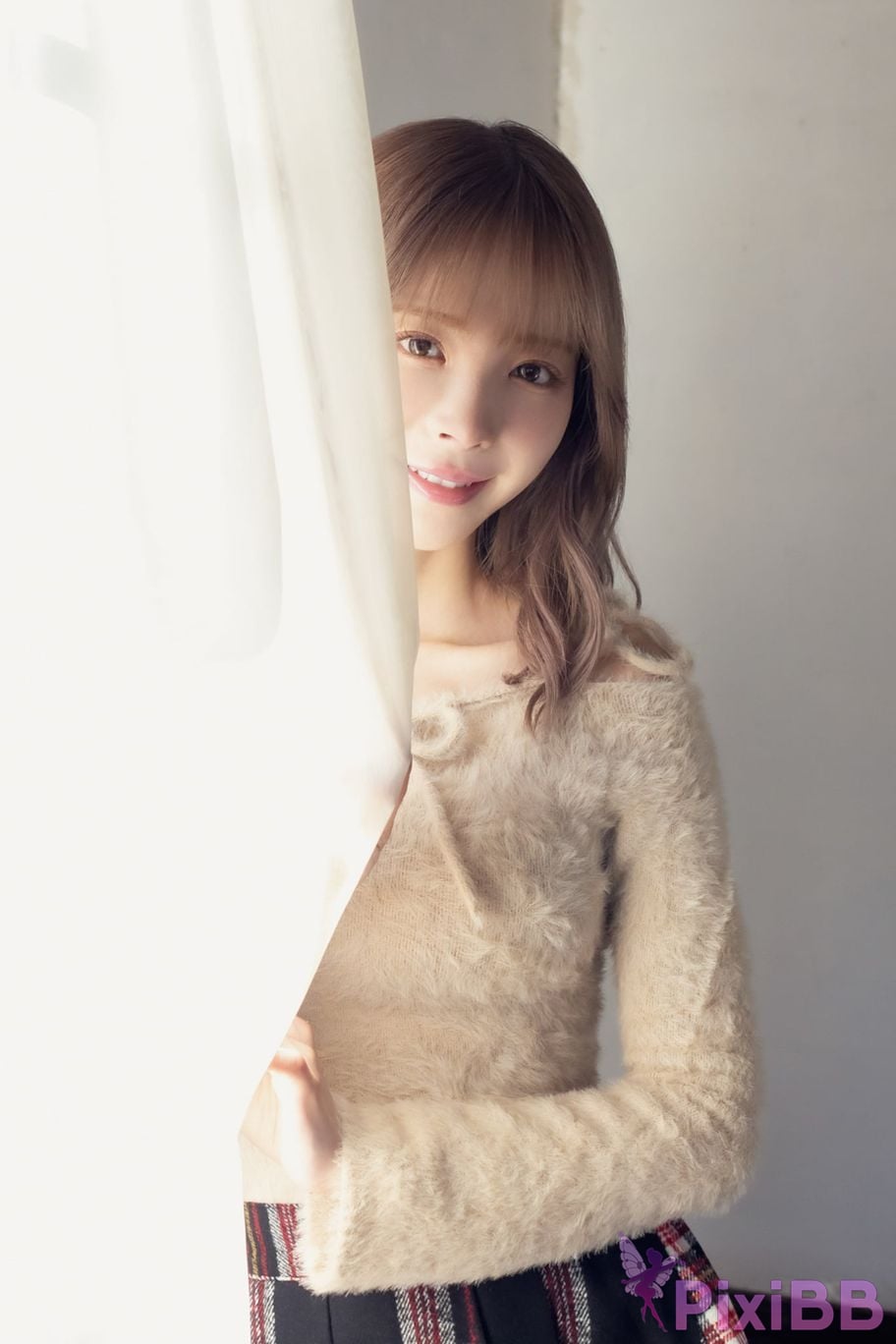 Japanese Idol Kana Momonogi I s i t M o m n g Be Charmed Vol.1 3 FRIDAY digital photo book PixiBB.COM 174