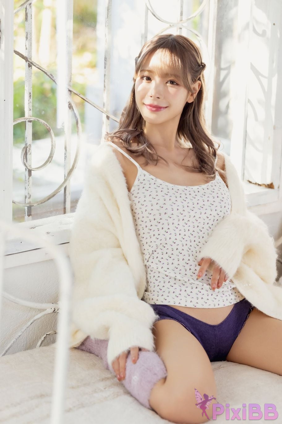 Japanese Idol Kana Momonogi I s i t M o m n g Be Charmed Vol.1 3 FRIDAY digital photo book PixiBB.COM 178