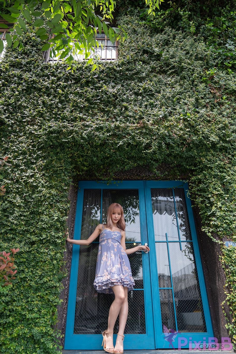 Japanese Idol Kana Momonogi I s i t M o m n g Graphis SUMMER SPECIAL 2020 Change PixiBB.COM 003