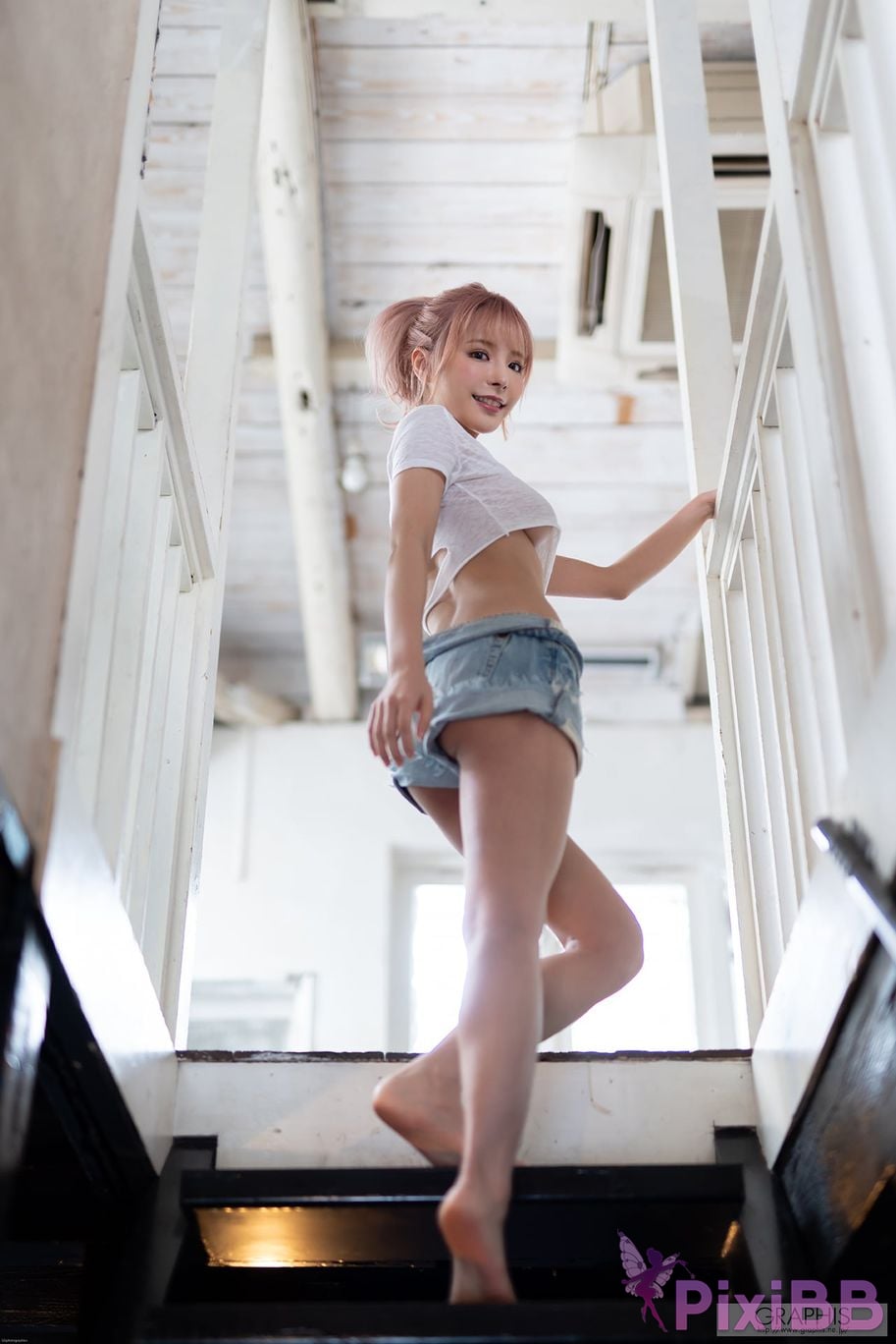 Japanese Idol Kana Momonogi I s i t M o m n g Graphis SUMMER SPECIAL 2020 Change PixiBB.COM 026