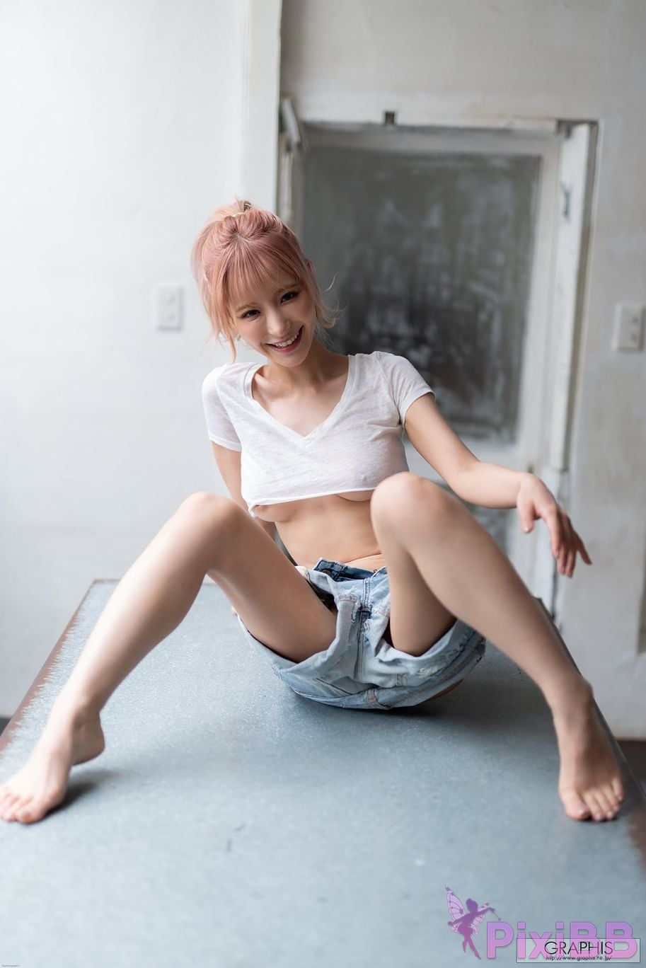 Japanese Idol Kana Momonogi I s i t M o m n g Graphis SUMMER SPECIAL 2020 Change PixiBB.COM 037