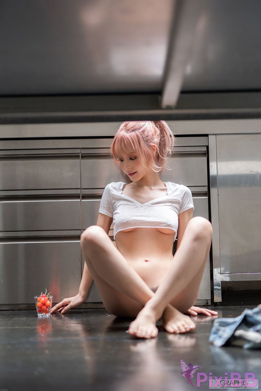 Japanese Idol Kana Momonogi I s i t M o m n g Graphis SUMMER SPECIAL 2020 Change PixiBB.COM 041