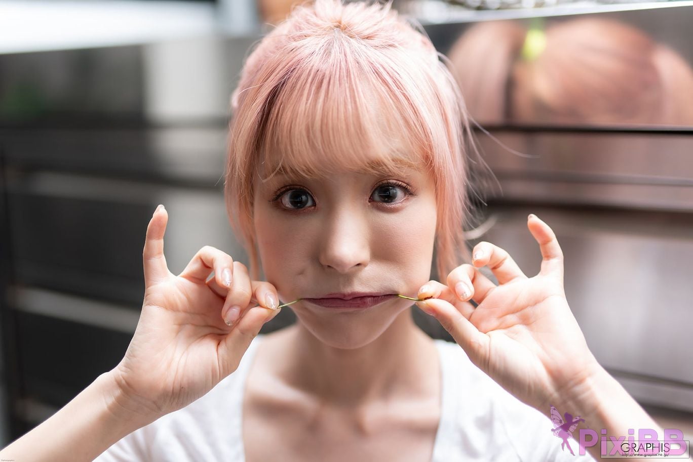 Japanese Idol Kana Momonogi I s i t M o m n g Graphis SUMMER SPECIAL 2020 Change PixiBB.COM 046