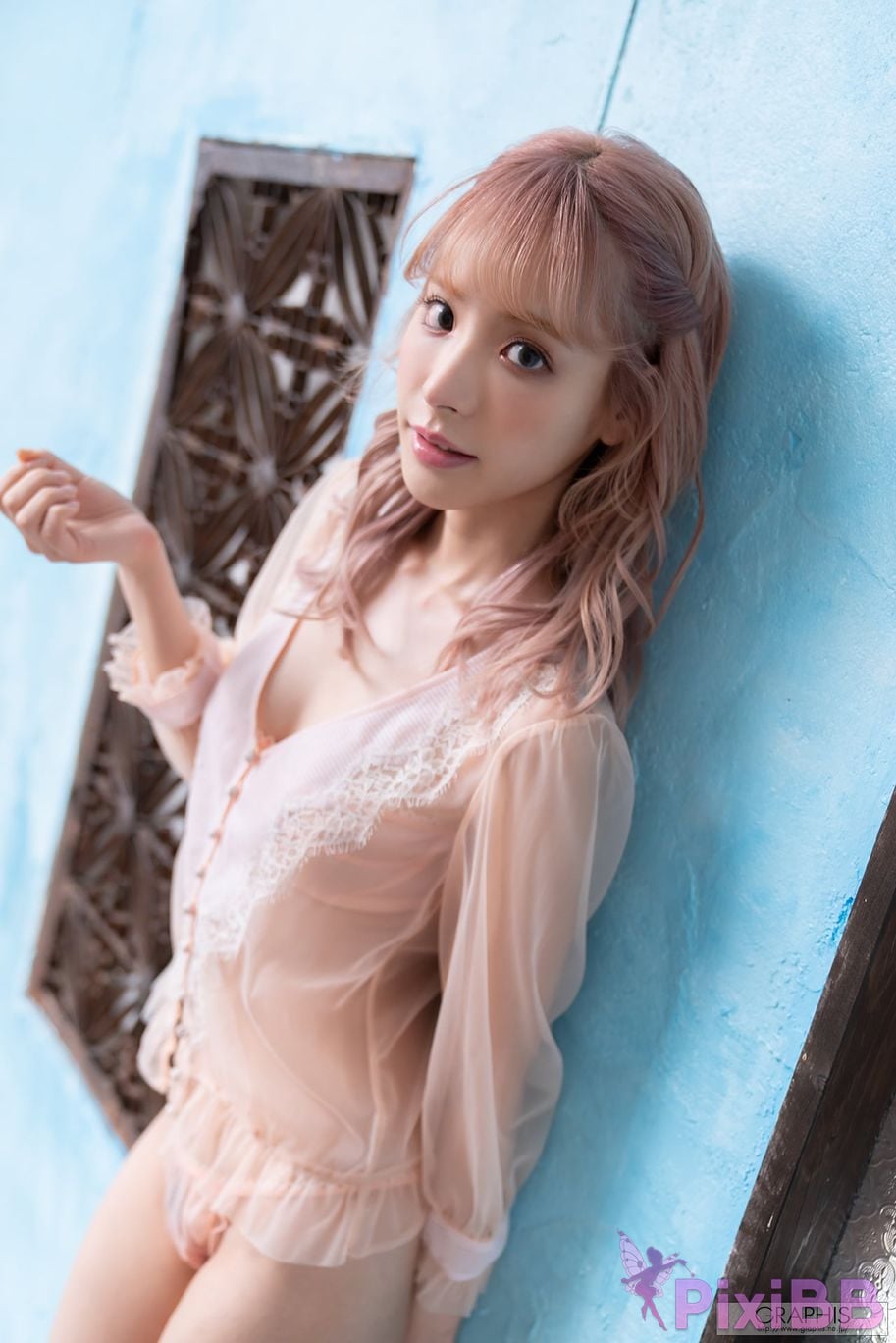 Japanese Idol Kana Momonogi I s i t M o m n g Graphis SUMMER SPECIAL 2020 Change PixiBB.COM 060