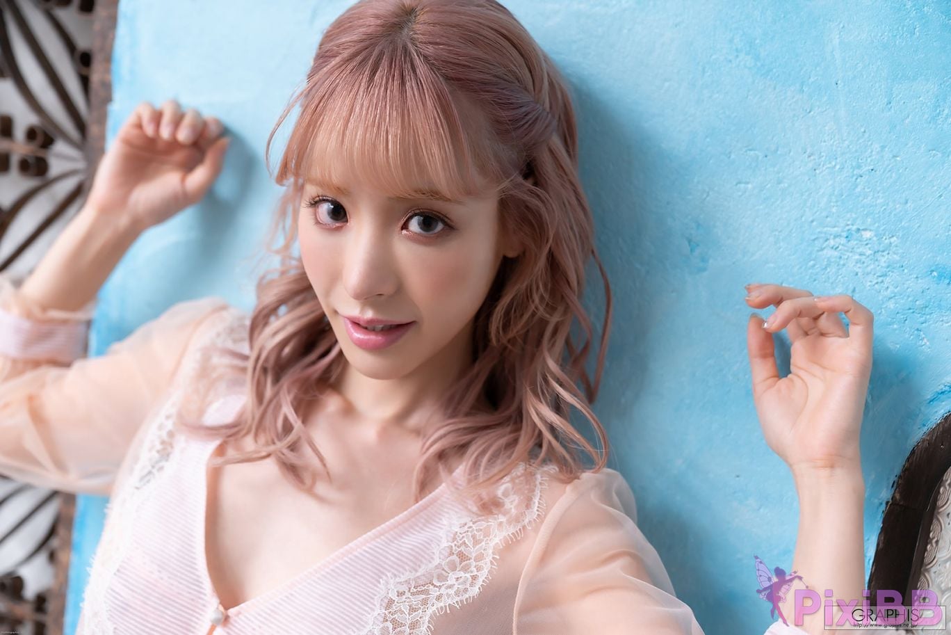 Japanese Idol Kana Momonogi I s i t M o m n g Graphis SUMMER SPECIAL 2020 Change PixiBB.COM 061