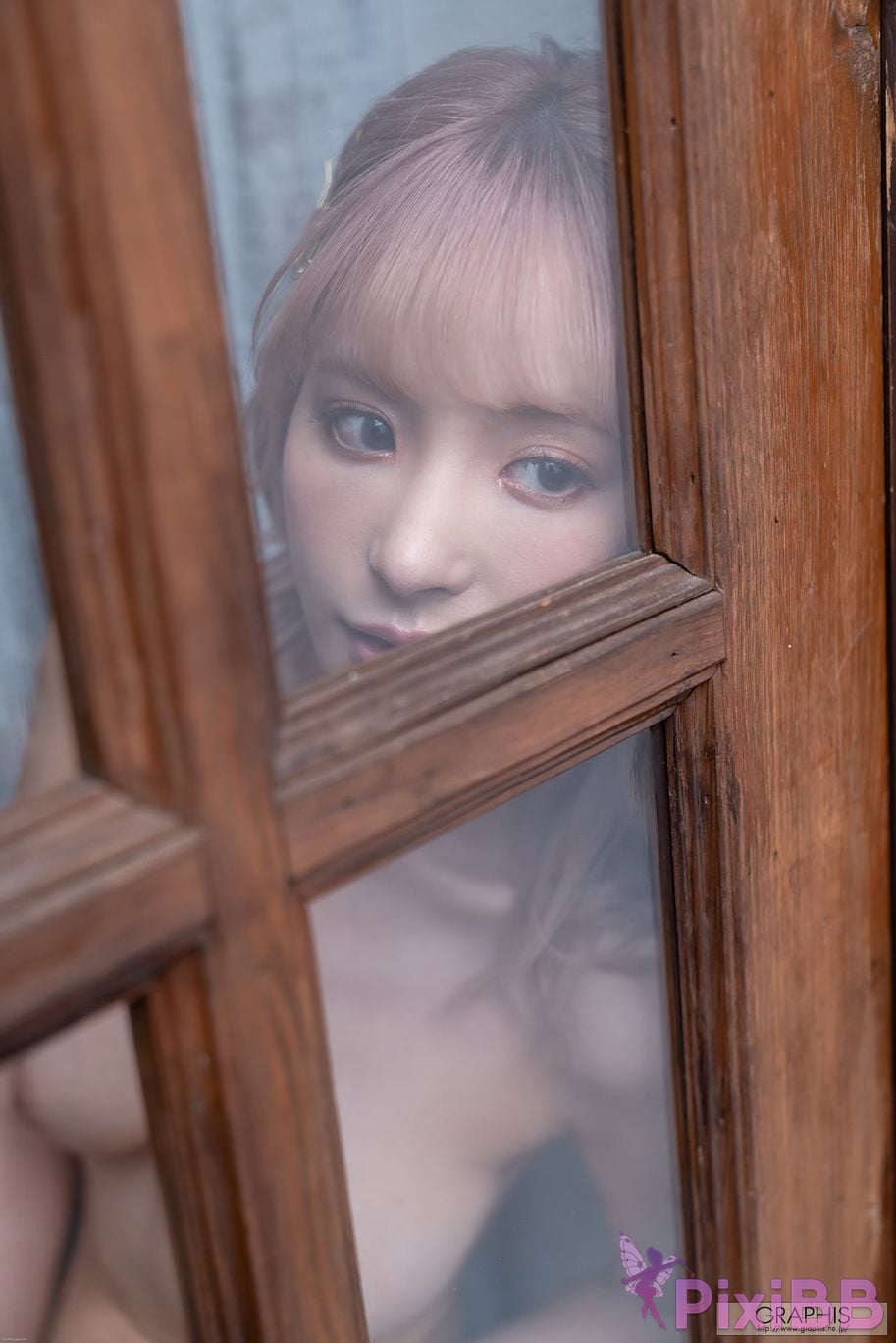 Japanese Idol Kana Momonogi I s i t M o m n g Graphis SUMMER SPECIAL 2020 Change PixiBB.COM 110
