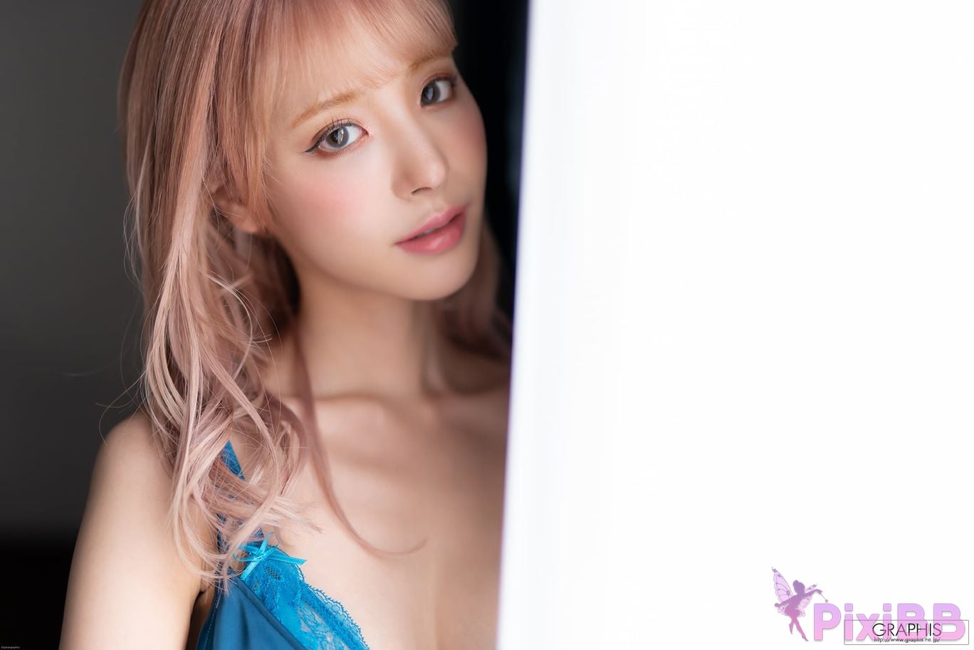 Japanese Idol Kana Momonogi I s i t M o m n g Graphis SUMMER SPECIAL 2020 Change PixiBB.COM 116