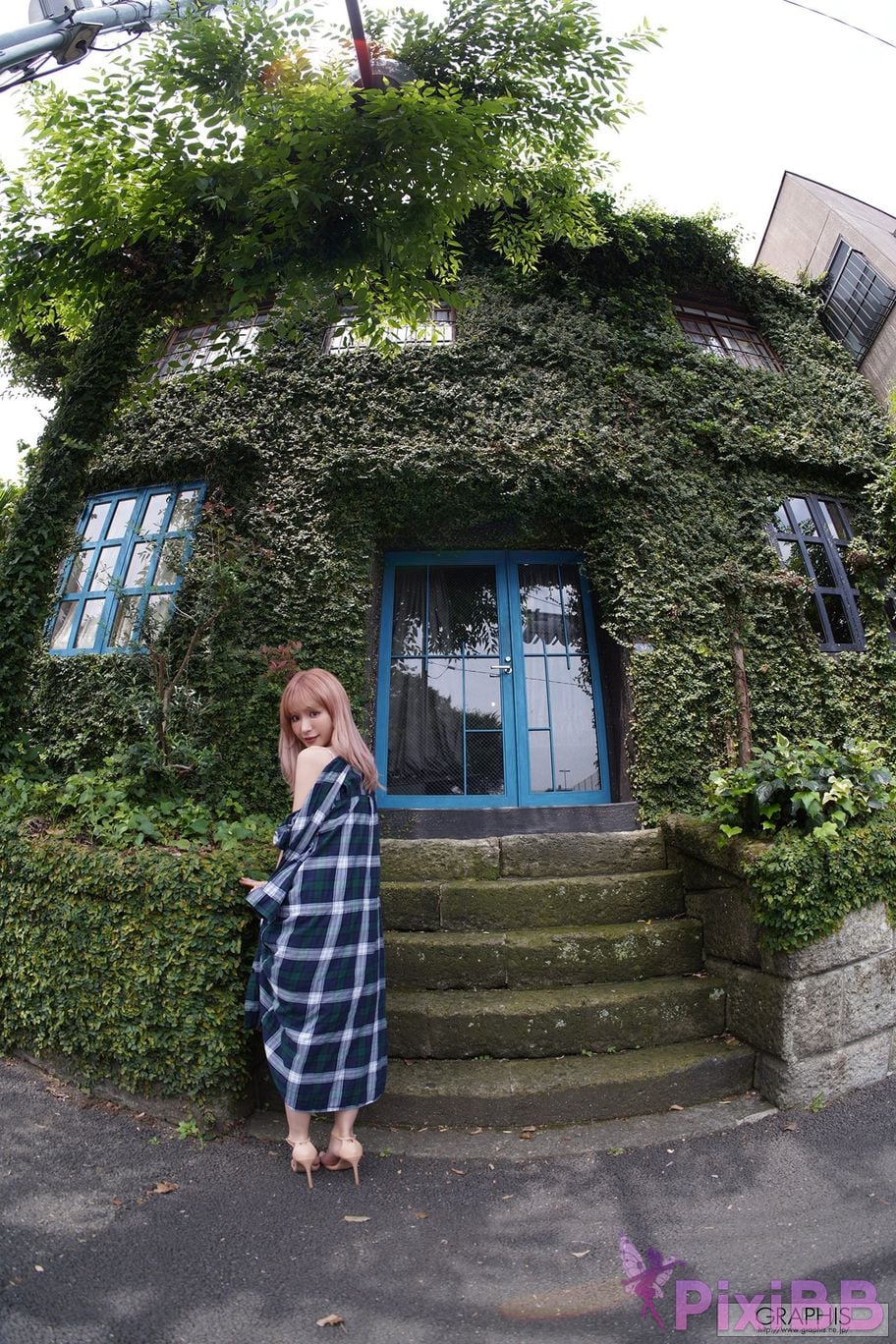 Japanese Idol Kana Momonogi I s i t M o m n g Graphis SUMMER SPECIAL 2020 Change PixiBB.COM 162