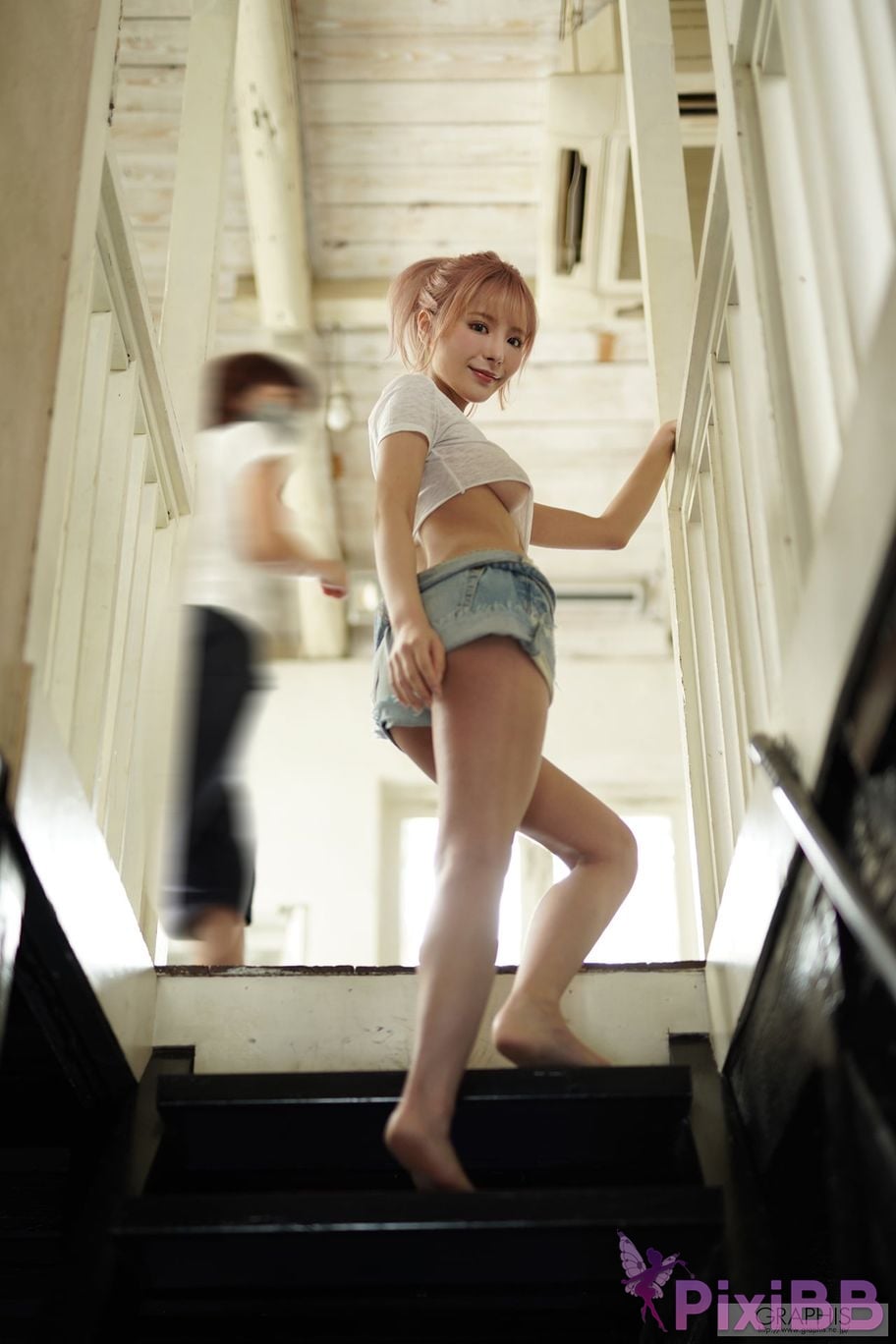 Japanese Idol Kana Momonogi I s i t M o m n g Graphis SUMMER SPECIAL 2020 Change PixiBB.COM 172